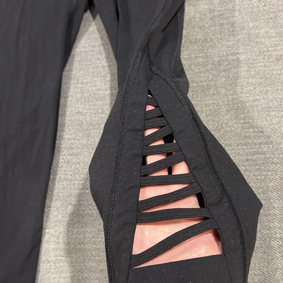 Athleta Black Cropped Workout Pants with Criss Cross Detail Size Large Tall - Picture 2 of 8